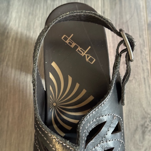 Dansko Black Cutout Women's Sandals Size 8.5 - Picture 5 of 13